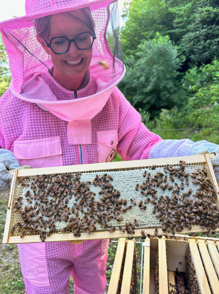 Kim Gunter is a first-year beekeeper that lost everything in flood.